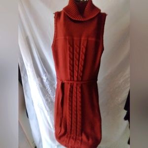 VTG."CALVIN KLEIN" TURTLENECK SLEEVELESS SWEATER DRESS W/BELT..RUST. SZ.MED.